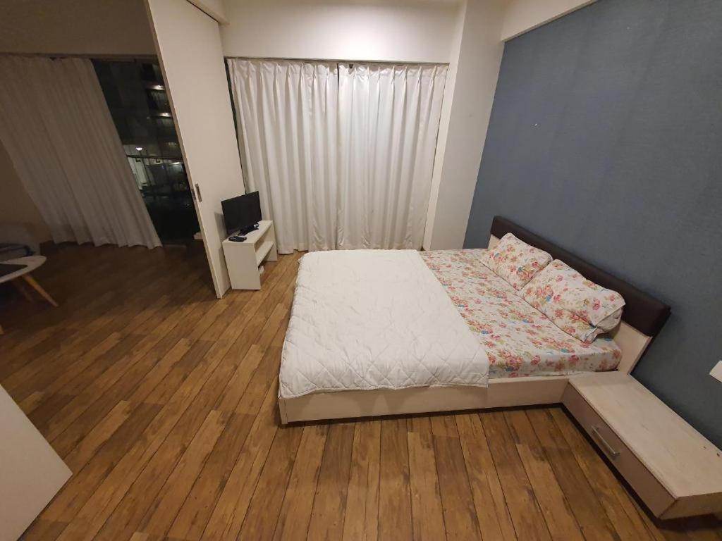 Homestays At Rajhans Belliza Near Airport Сурат Экстерьер фото