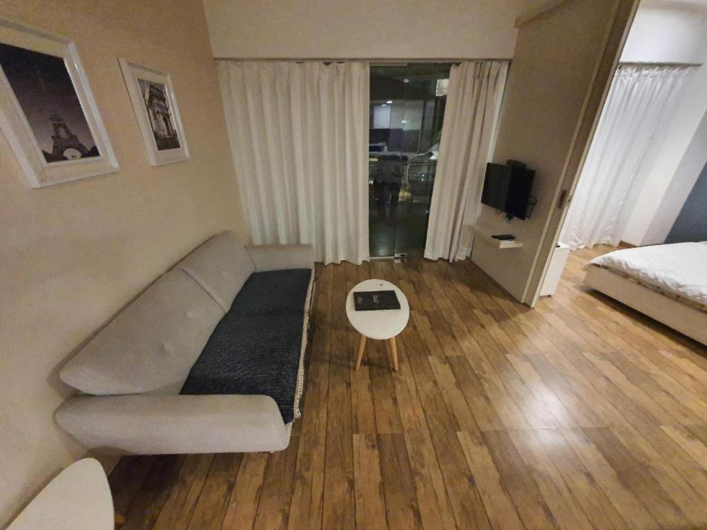 Homestays At Rajhans Belliza Near Airport Сурат Экстерьер фото